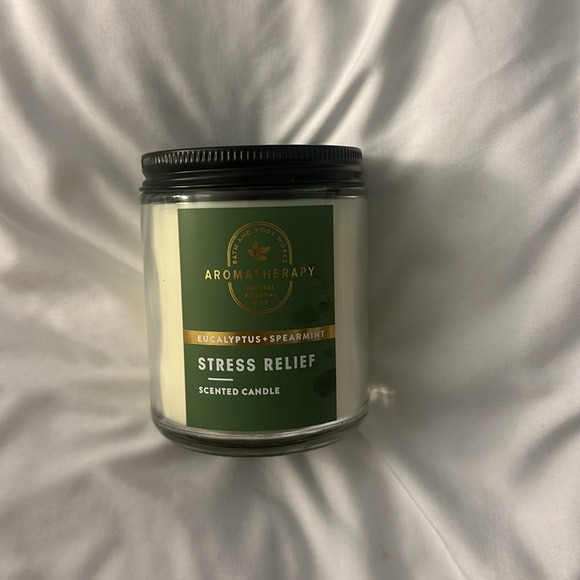 Bath and Body Works scented signature candles *two for price of one* - Picture 8 of 8